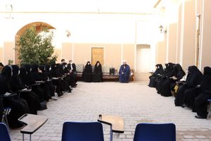 دورهمی مهد رضوی با حضور ۴٠ بانوی ساکن بافت تاریخی یزد/تقدیر از بانوان فعال اجتماعی ساکن در بافت تاریخی