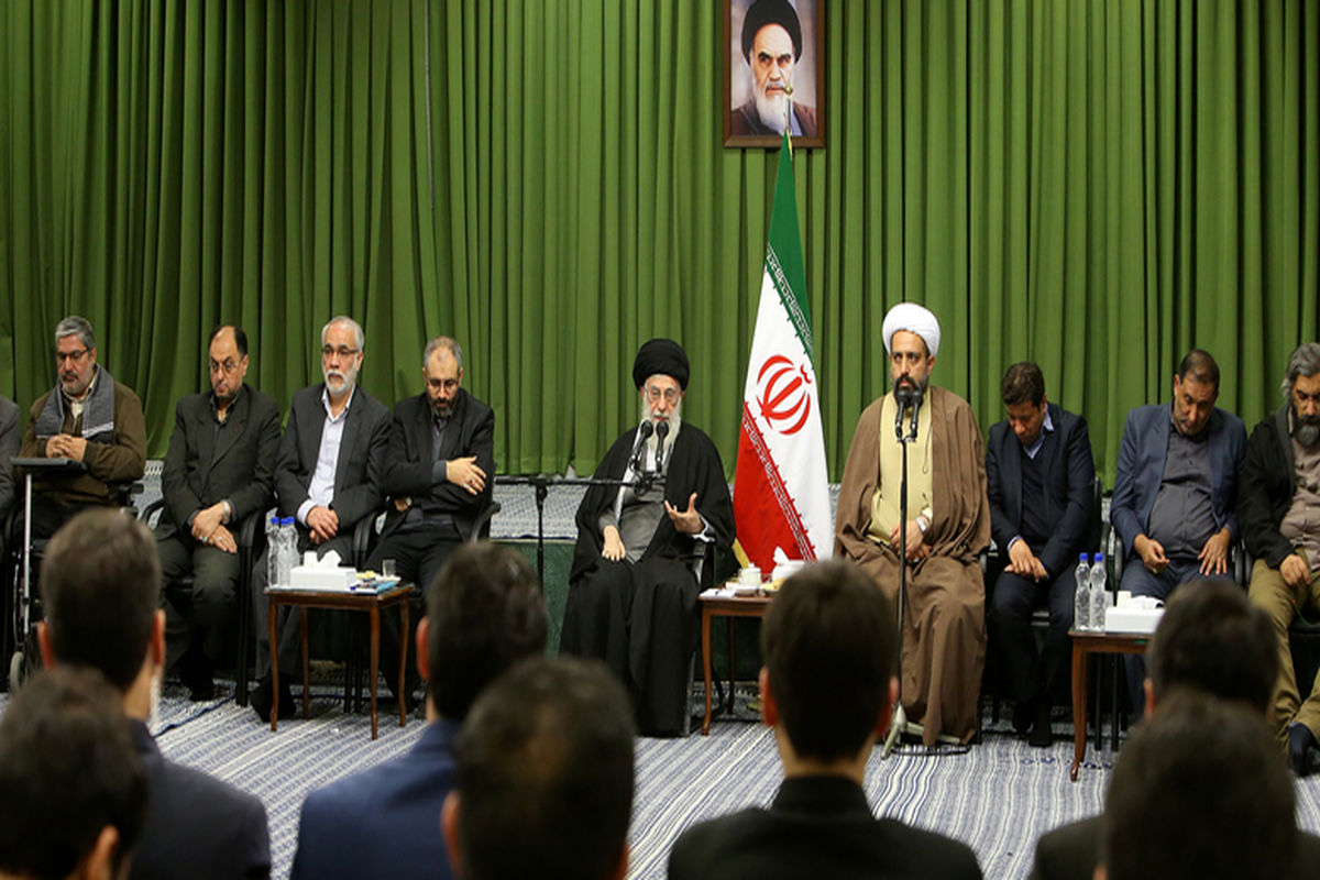 دیدار رهبر با جمعی از شعرا