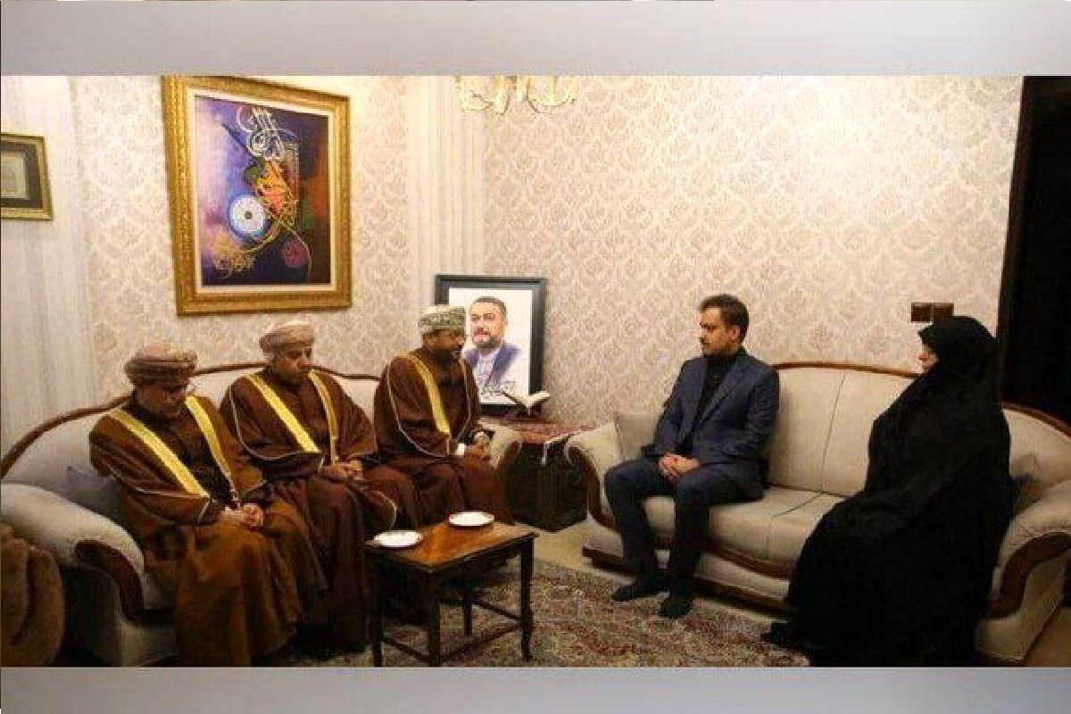 دیدار وزیر خارجه عمان با خانواده شهید امیرعبداللهیان