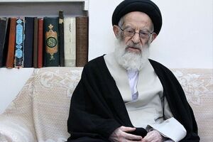 رفتار کسانی که لباس روحانیت را بر تن دارند در اعتقادات مردم تأثیر دارد