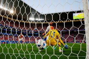 دروازه‌بان کرواسی چگونه پنالتی «سرخیو راموس» را مهار کرد / کارتون