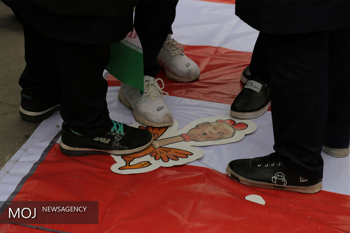 راهپیمایی روز ۱۳ آبان در رشت