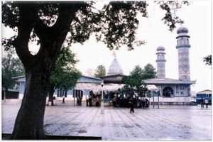 برج نوری آستان مقدس امام‌زادگان ابراهیم و قاسم(ع) شهرستان آستارا افتتاح شد