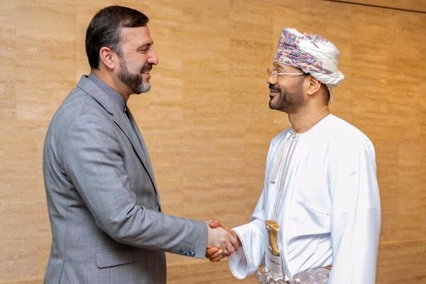 وزیر خارجه عمان از گفتگوی مثبت با غریب آبادی خبر داد