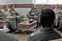 فرمانده کل ارتش از پایگاه‌ هوایی شهید لشگری بازدید کرد