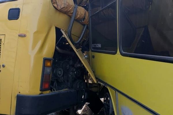 تصادف اتوبوس با مانع در اتوبان ارتش ۳۸ مصدوم برجای گذاشت