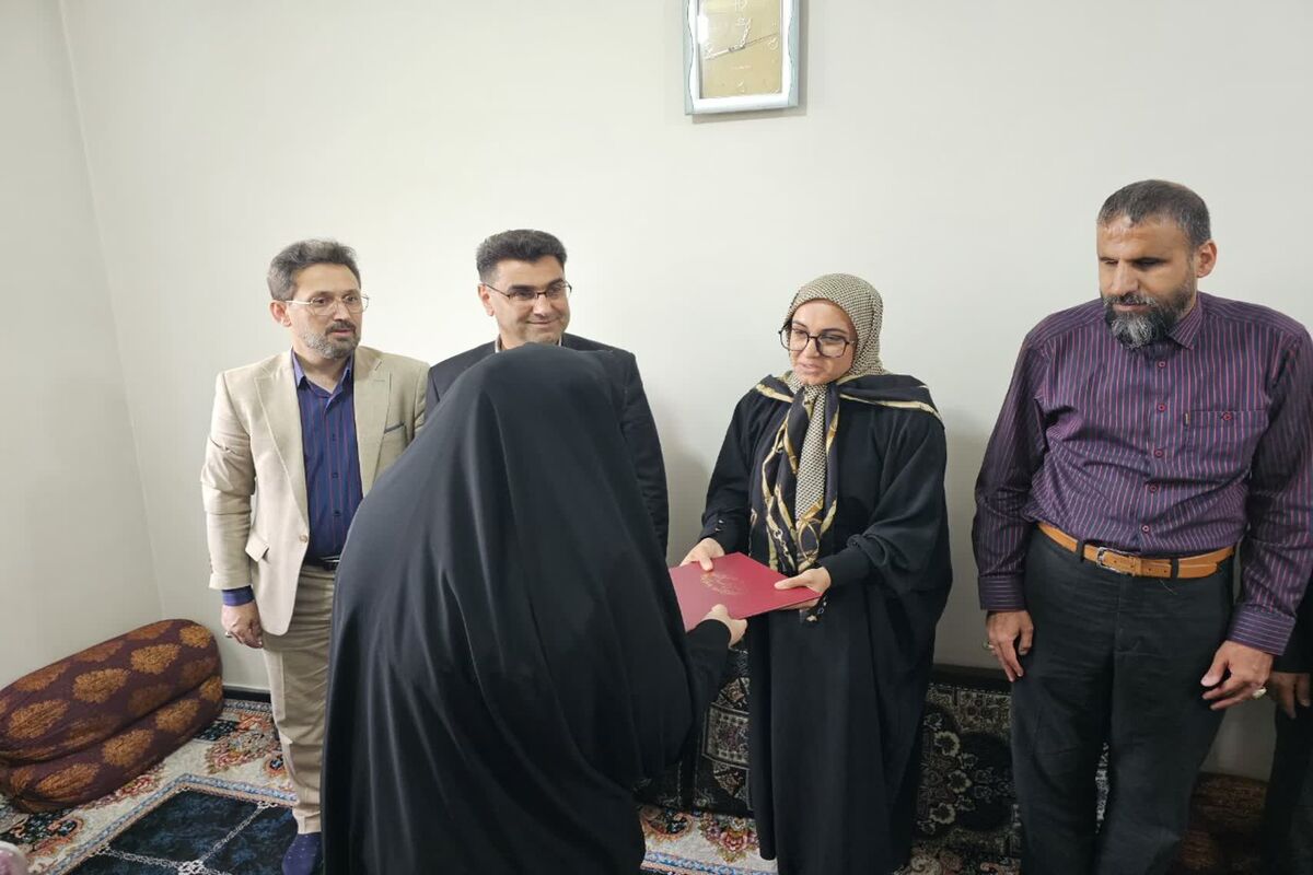 تجلیل فرماندار نکا از فرهنگیان جامعه هدف بهزیستی