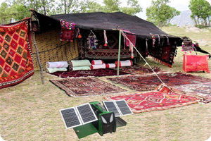 تحویل ۴۰۰ سامانه خورشیدی قابل حمل به عشایر آذربایجان‌شرقی