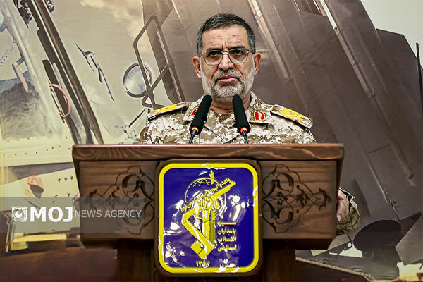 ملت ایران از جنگ‌های هشت‌ساله و ۱۲ روزه پیروز بیرون آمد