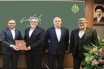 محمدرضا پویافرد به جمع اعضای هیات‌مدیره بانک کشاورزی پیوست/تأکید متقی‌نیا بر تداوم روند رو به رشد بانک 