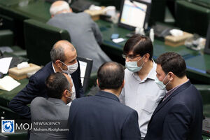 نامه ۲۰۵ نفر از نمایندگان مجلس به رئیس جمهور در خصوص کم کاری های وزارت نفت 