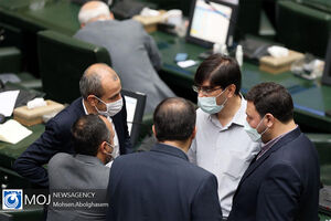 نامه ۲۰۵ نفر از نمایندگان مجلس به رئیس جمهور در خصوص کم کاری های وزارت نفت 