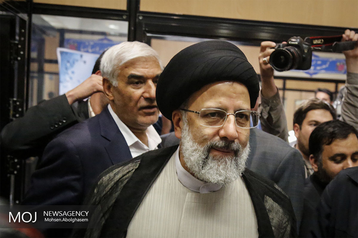 بازدید سید ابراهیم رئیسی از ستاد انتخابات کشور