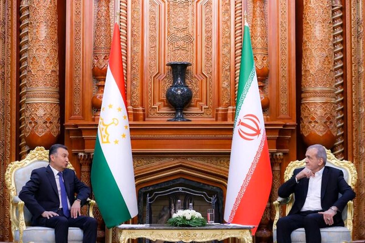 رئیس جمهور در دیدار با نخست وزیر تاجیکستان