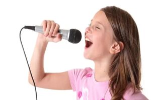 با این خوراکی‌ها صدایتان را تضمین کنید
