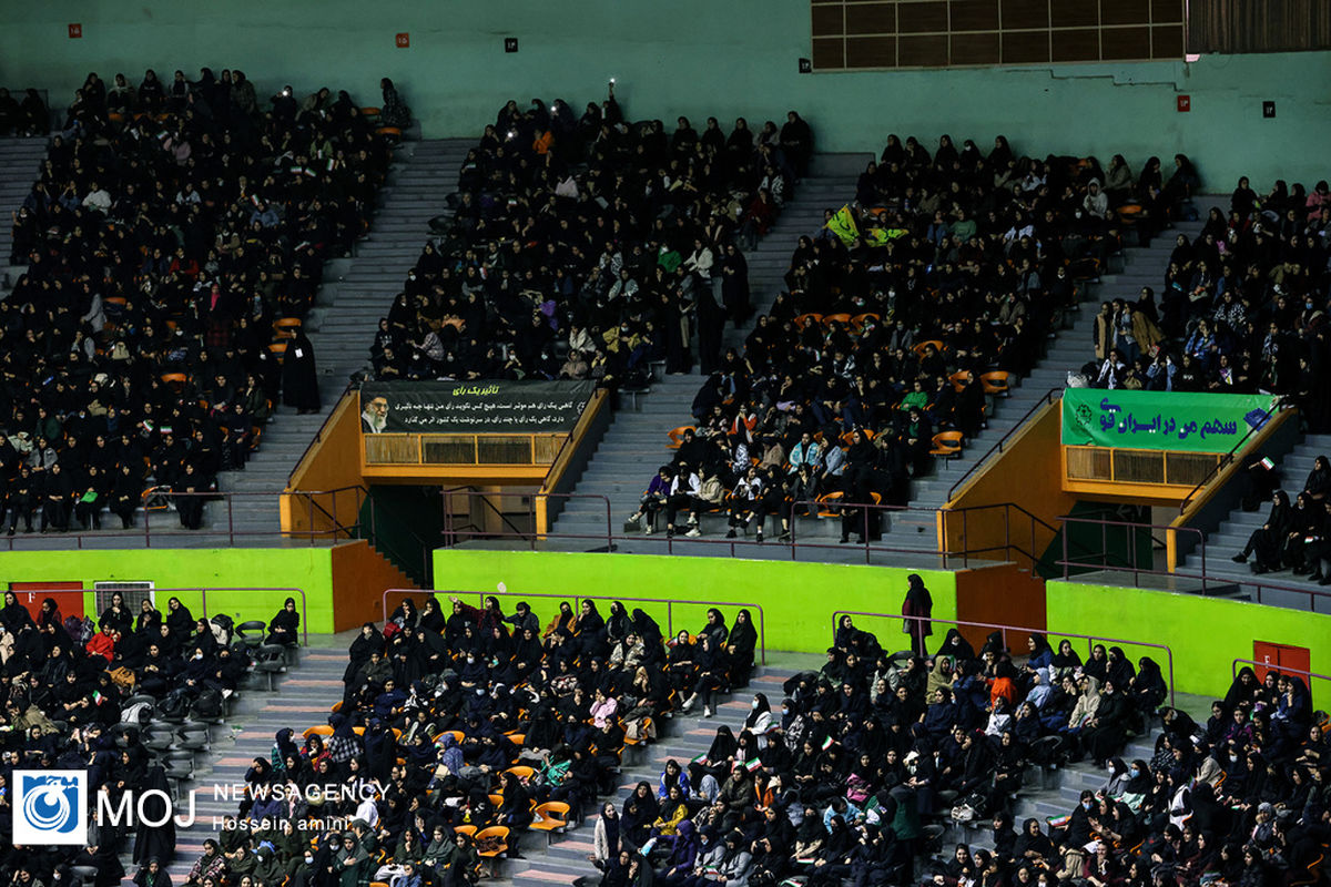 همایش جشن تکلیف سیاسی دانش آموزان