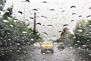 بارش باران در محورهای ۱۱ استان کشور