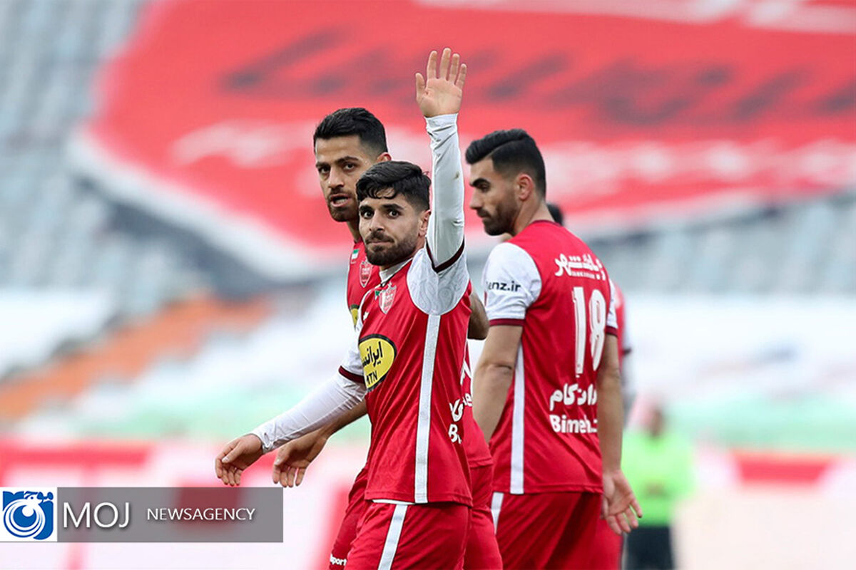 دیدار تیم های فوتبال پرسپولیس و نساجی