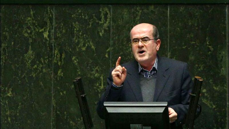 آمریکاییها بدانند سپاه از انقلاب اسلامی حمایت میکند