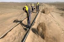 توفان شن حرکت قطار مسافربری مشهد – سرخس را لغو کرد