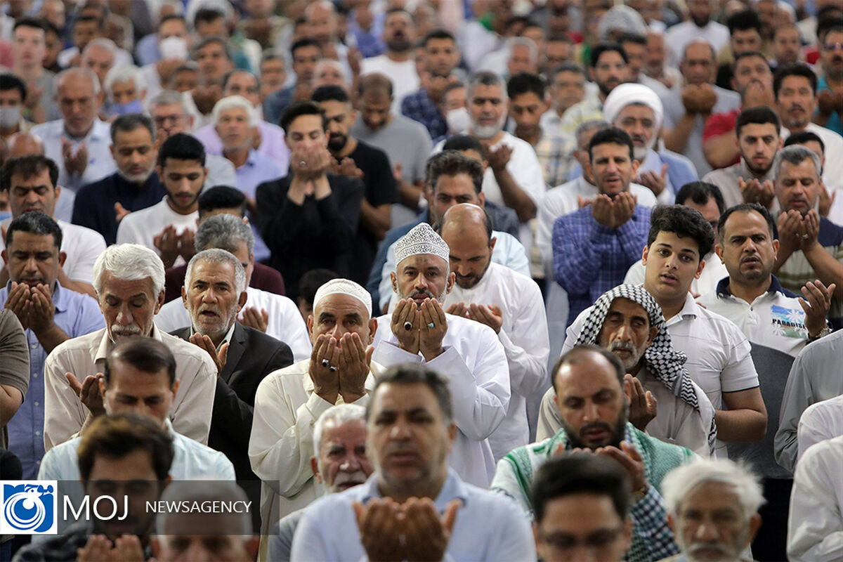 اقامه نماز عید قربان در حرم امام رضا (ع)