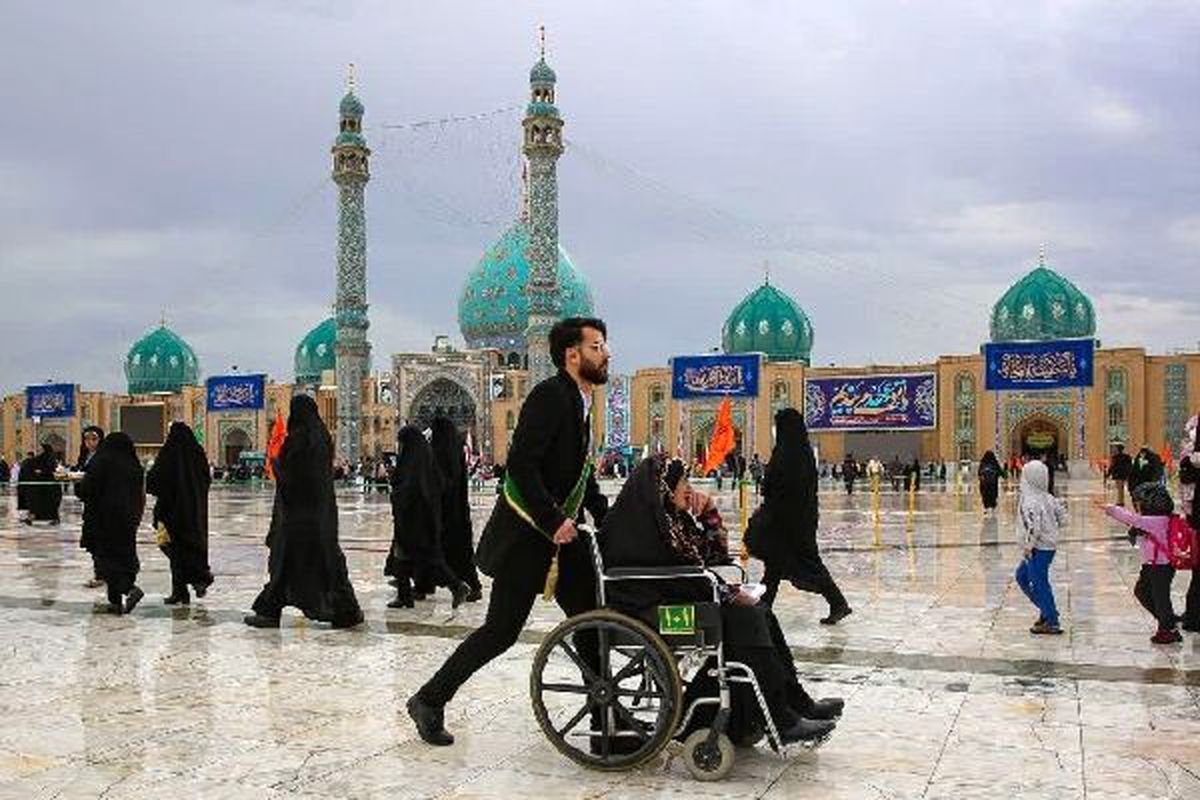  خادم‌ افتخاری