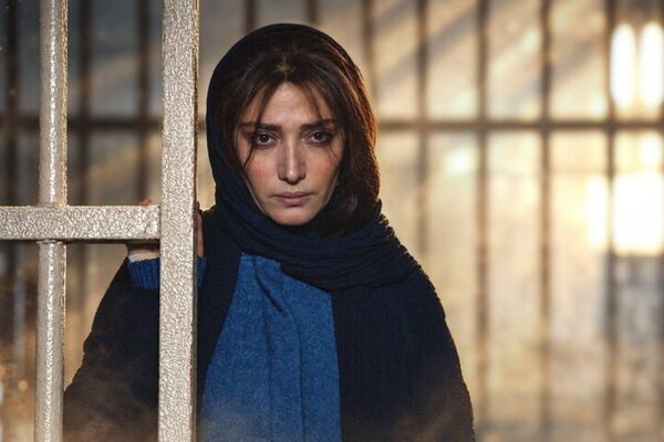 تصویر مینا ساداتی در «مادرزاد»