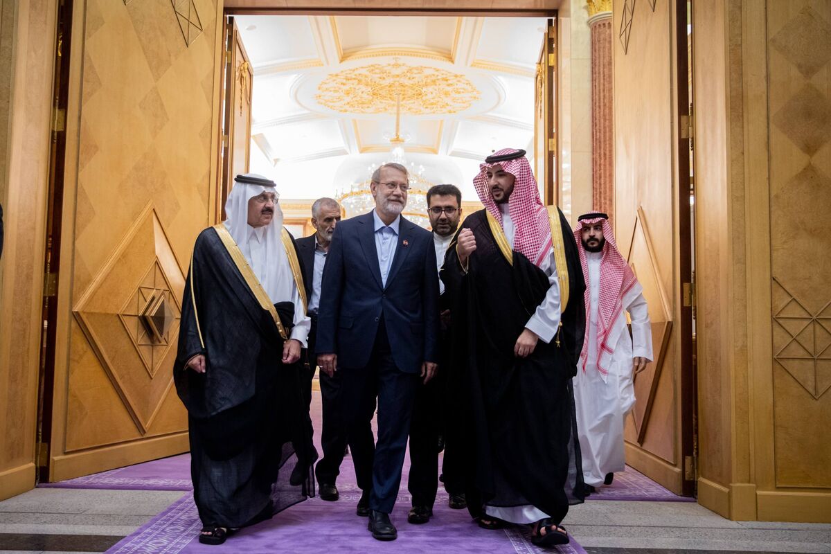 علی لاریجانی ، دبیر شورای عالی امنیت ملی ، پس از دیدار با محمد بن‌سلمان ولیعهد عربستان