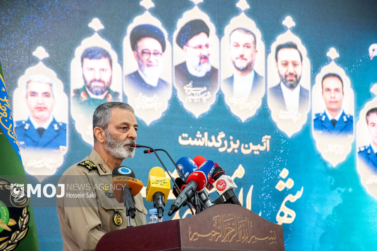 بزرگداشت شهدای خدمت در ستاد فرماندهی ارتش جمهوری اسلامی ایران