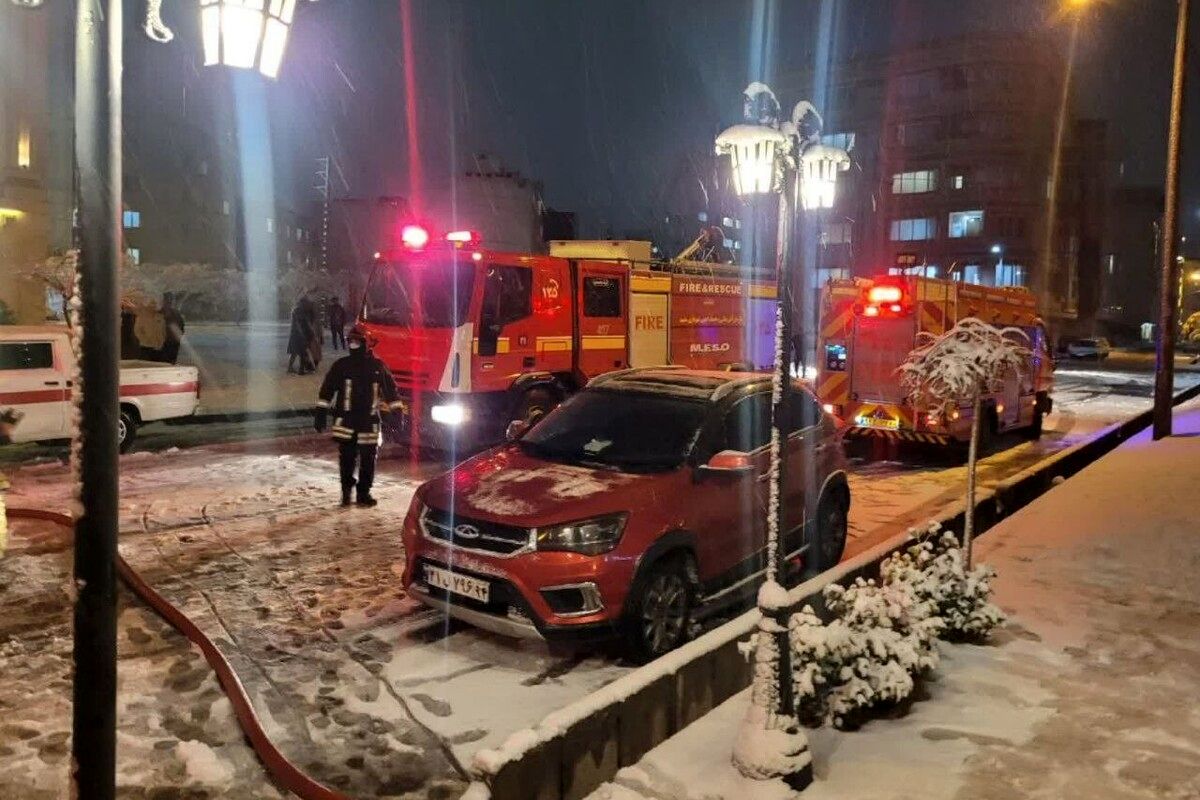 آتش‌نشانی در برف