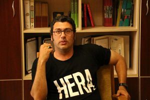 در کشور ما به هیچ عنوان صنعتی به نام صنعت تاتر وجود خارجی ندارد

