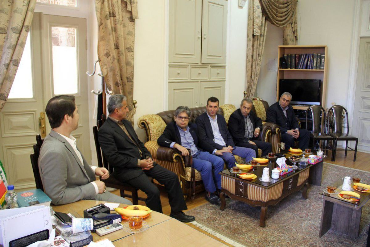 دیدار با بازاریان