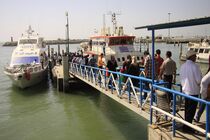 مسافرت های دریایی در نوروز امسال با 41 فروند شناور انجام می شود/امکان تهیه بلیت الکترونیک برای مسافران فراهم است