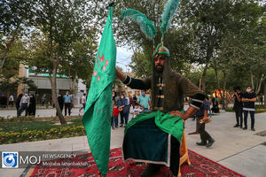 آثار و معجزات خادمی در زندگی انسان مشهود است