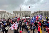 آغاز تجمع معترضان مسلح در مقابل کنگره‌های ایالتی آمریکا