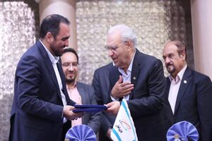 مسئولیت اجتماعی در کنار خدمات ارتباطی/۸ مدرسه در حال ساخت در منطقه زلزله زده