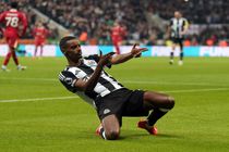 انتقال الکساندر ایساک به لیورپول نهایی شد