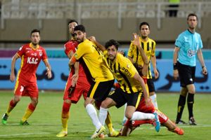 ساعت بازی فولاد و سپاهان مشخص شد