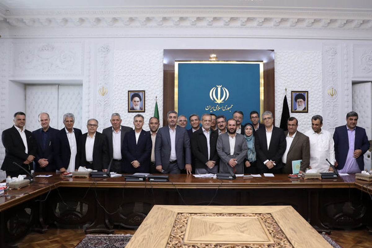 رئیس جمهور در دیدار نمایندگان اهل تسنن در مجلس