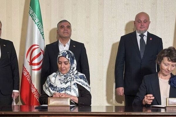 ایران و روسیه قرارداد همکاری در تحقیقات سلولی و ژن‌درمانی امضا کردند