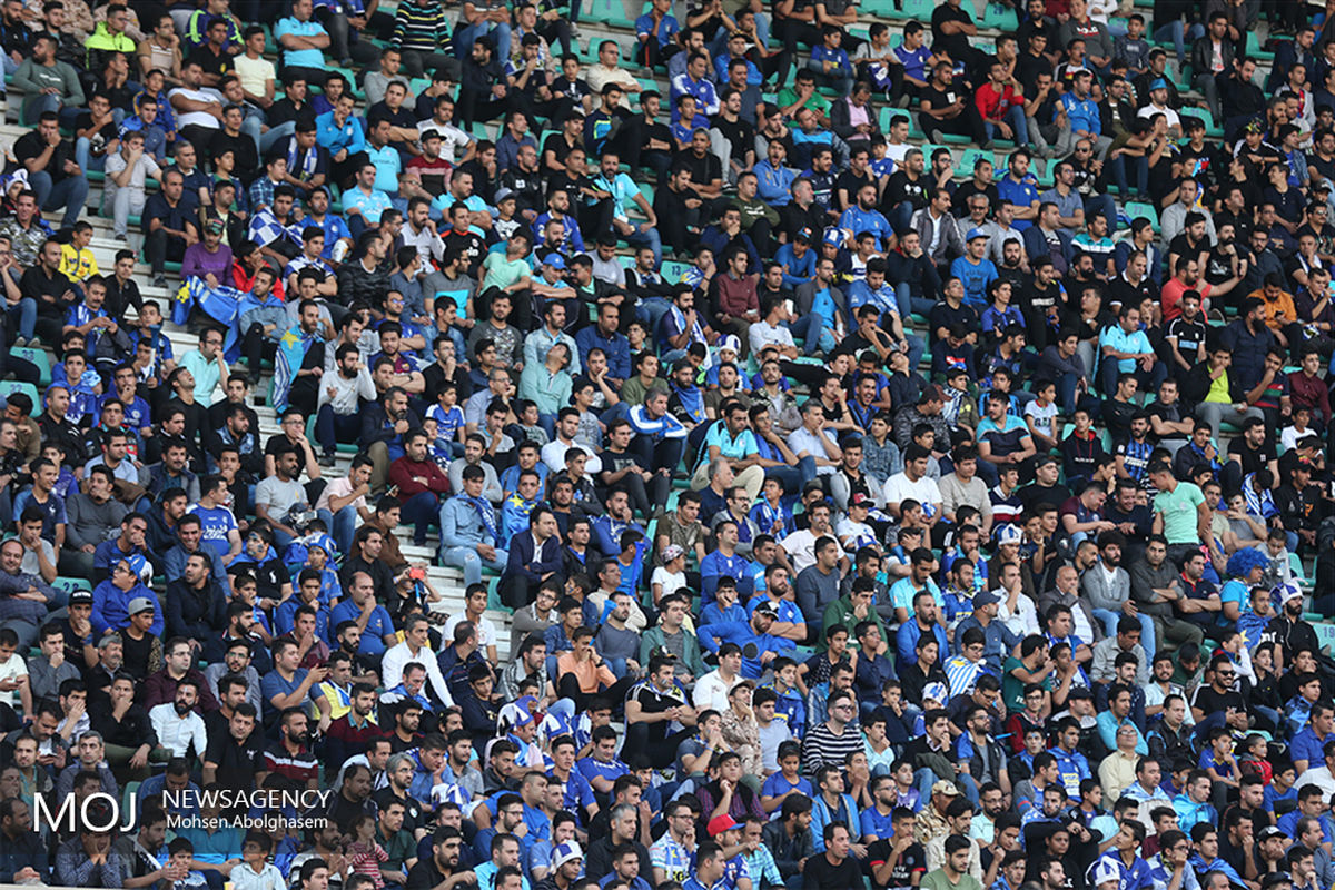 دیدار تیم های فوتبال سایپا و استقلال تهران