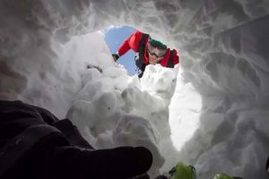 تداوم عملیات جستجو و نجات برای کوهنوردان گرفتار کوه هفت تاش در بانه