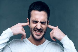 چرا صدای غذا خوردن دیگران موجب آزار برخی از افراد می‌شود؟