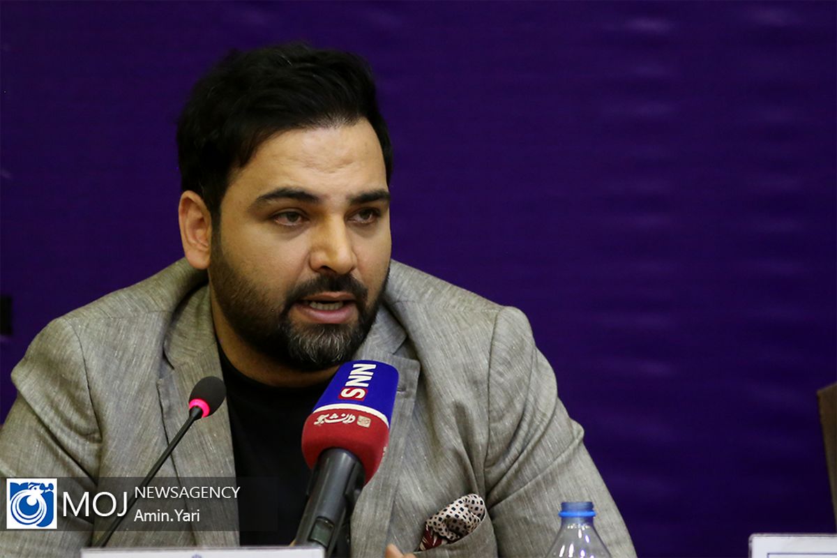 نشست خبری عوامل برنامه عصر جدید