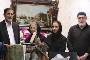 بخشی از یادگارهای اکبر عبدی به موزه عمارت شهرداری اردبیل اهدا شد