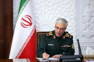 سرلشکر باقری روز معلم را تبریک گفت