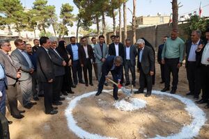احداث نخستین مدرسه اولیا در فارس