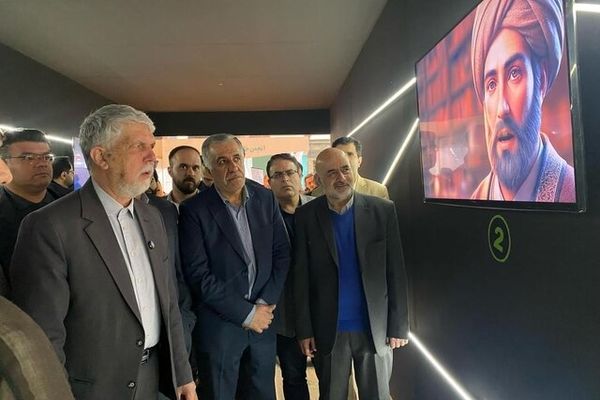 وزیر فرهنگ و ارشاد اسلامی از سی‌ودومین نمایشگاه قرآن کریم بازدید کرد