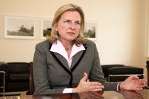 امیدوارم از تحریم های آمریکا علیه ایران بتوان جلوگیری کرد