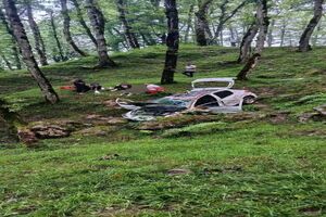سقوط خودروی ۲۰۷ در محور جنت‌رودبار چهار مصدوم برجا گذاشت